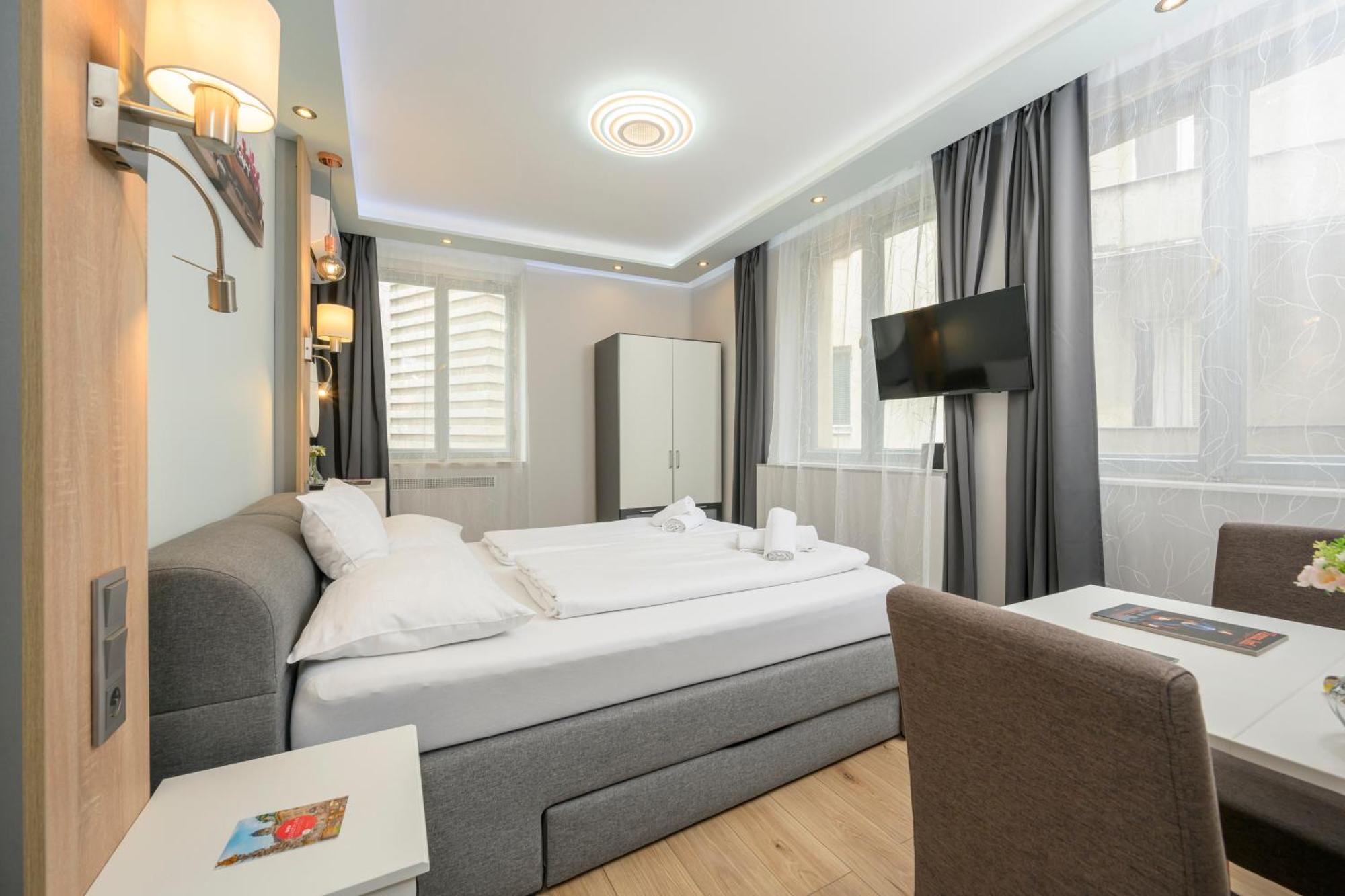 Palais Palffy Apartments Vienna Viena Exterior foto